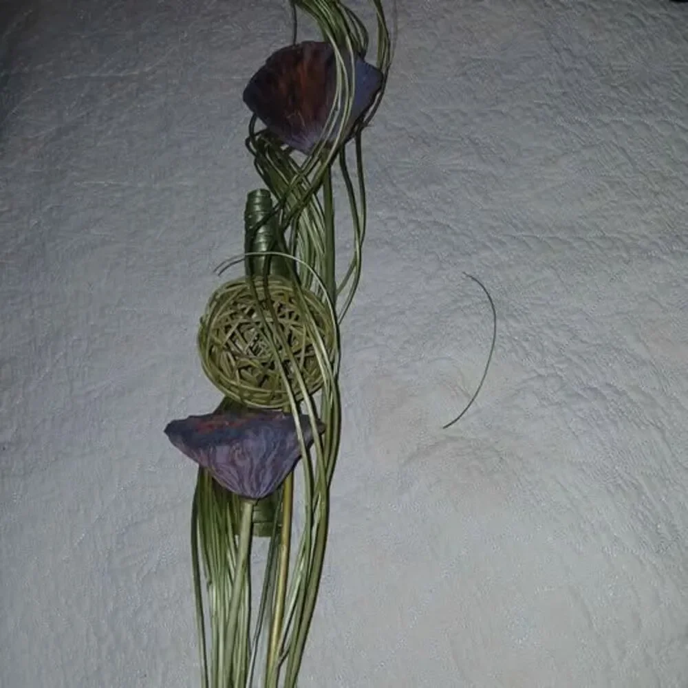 Dried floral arrangement